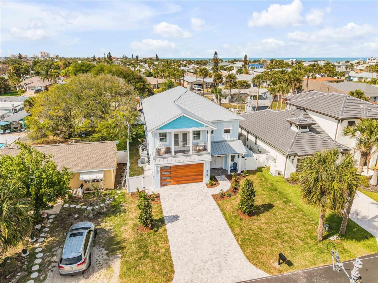 210 Due East Street, New Smyrna Beach, FL 32169 Photo