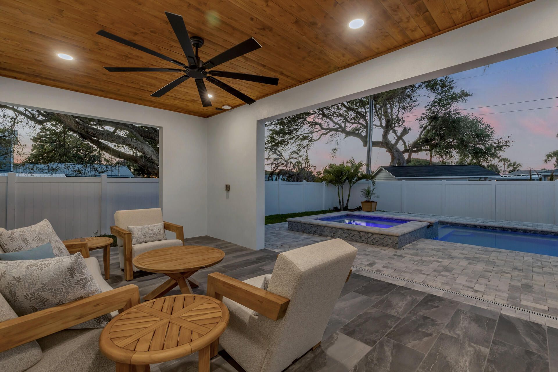 210 Due East Street, New Smyrna Beach, FL 32169 Photo