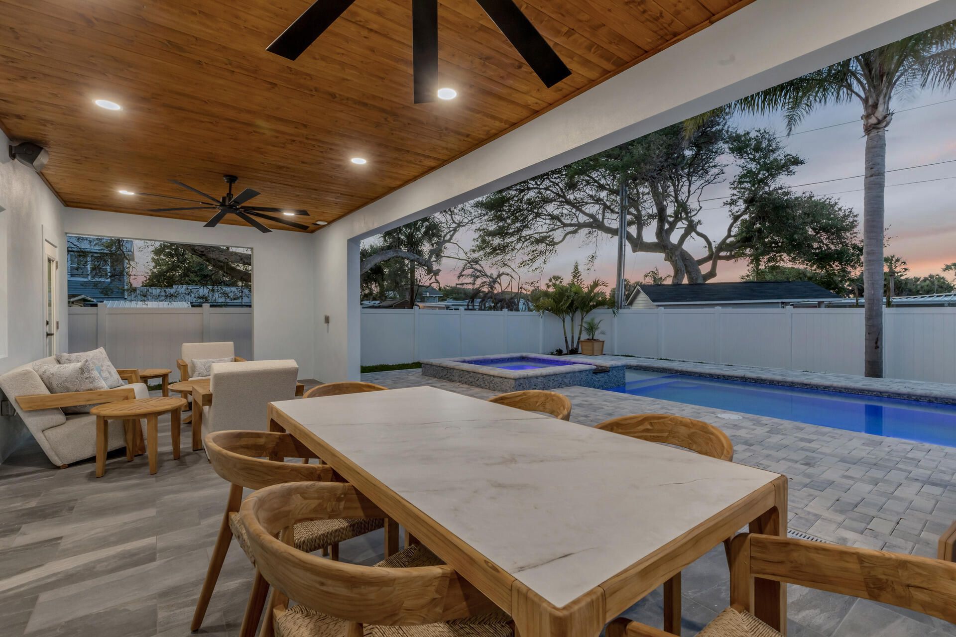 210 Due East Street, New Smyrna Beach, FL 32169 Photo