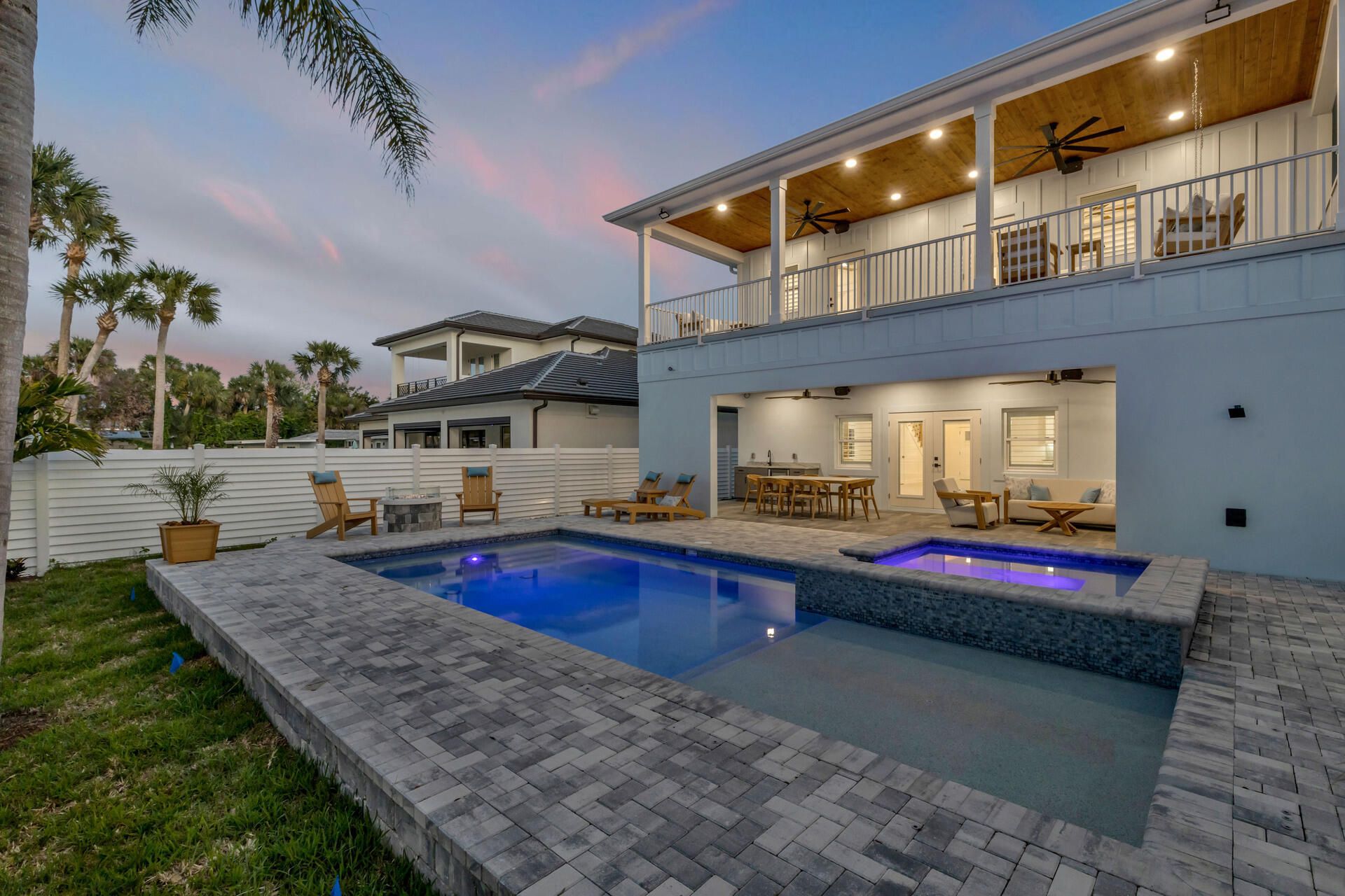 210 Due East Street, New Smyrna Beach, FL 32169 Photo