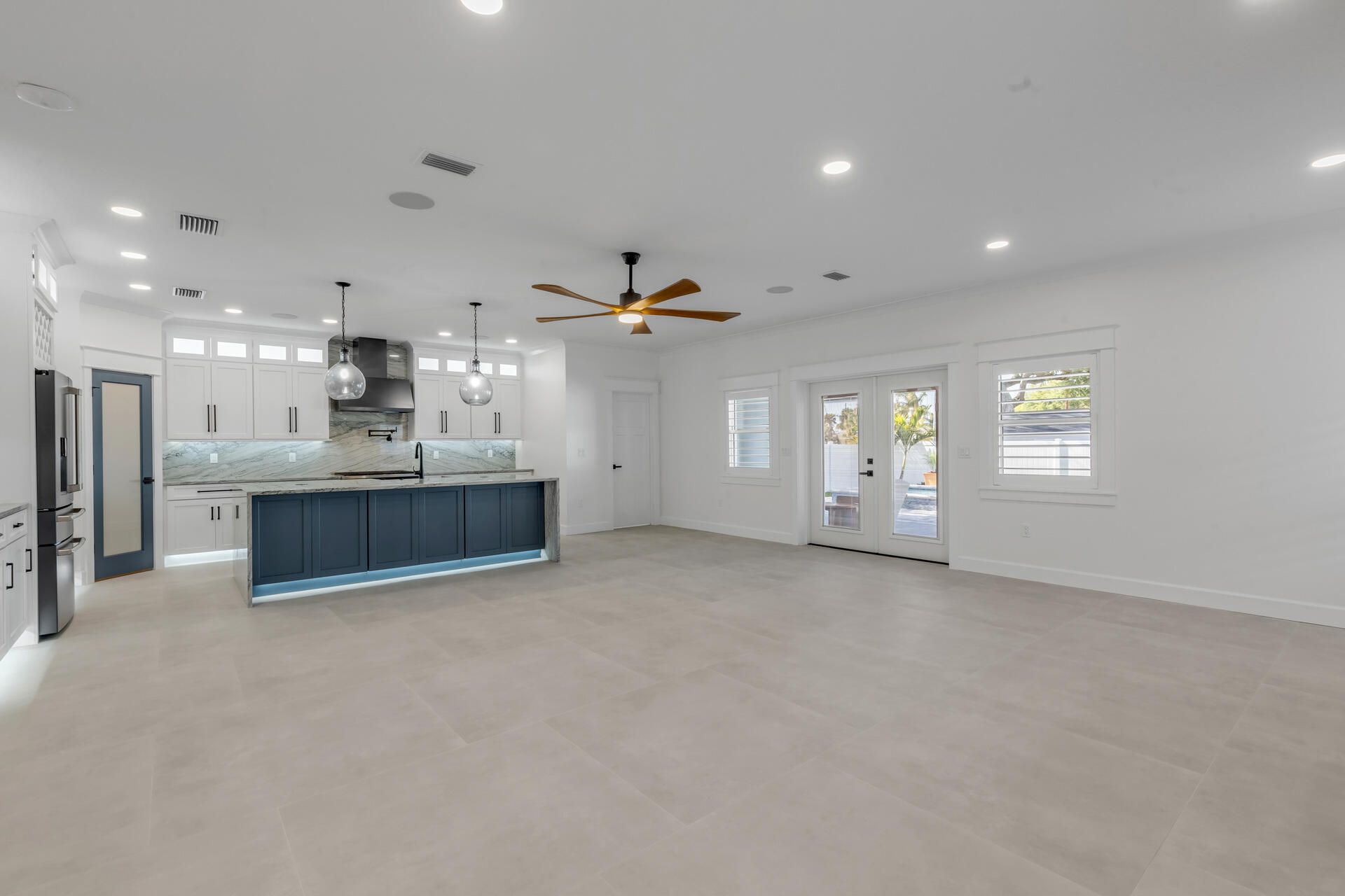 210 Due East Street, New Smyrna Beach, FL 32169 Photo