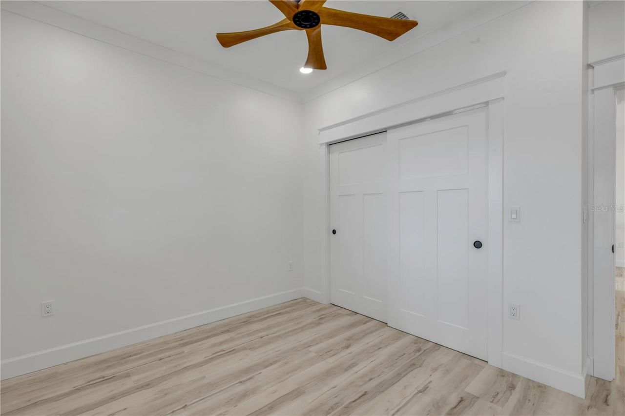 210 Due East Street, New Smyrna Beach, FL 32169 Photo