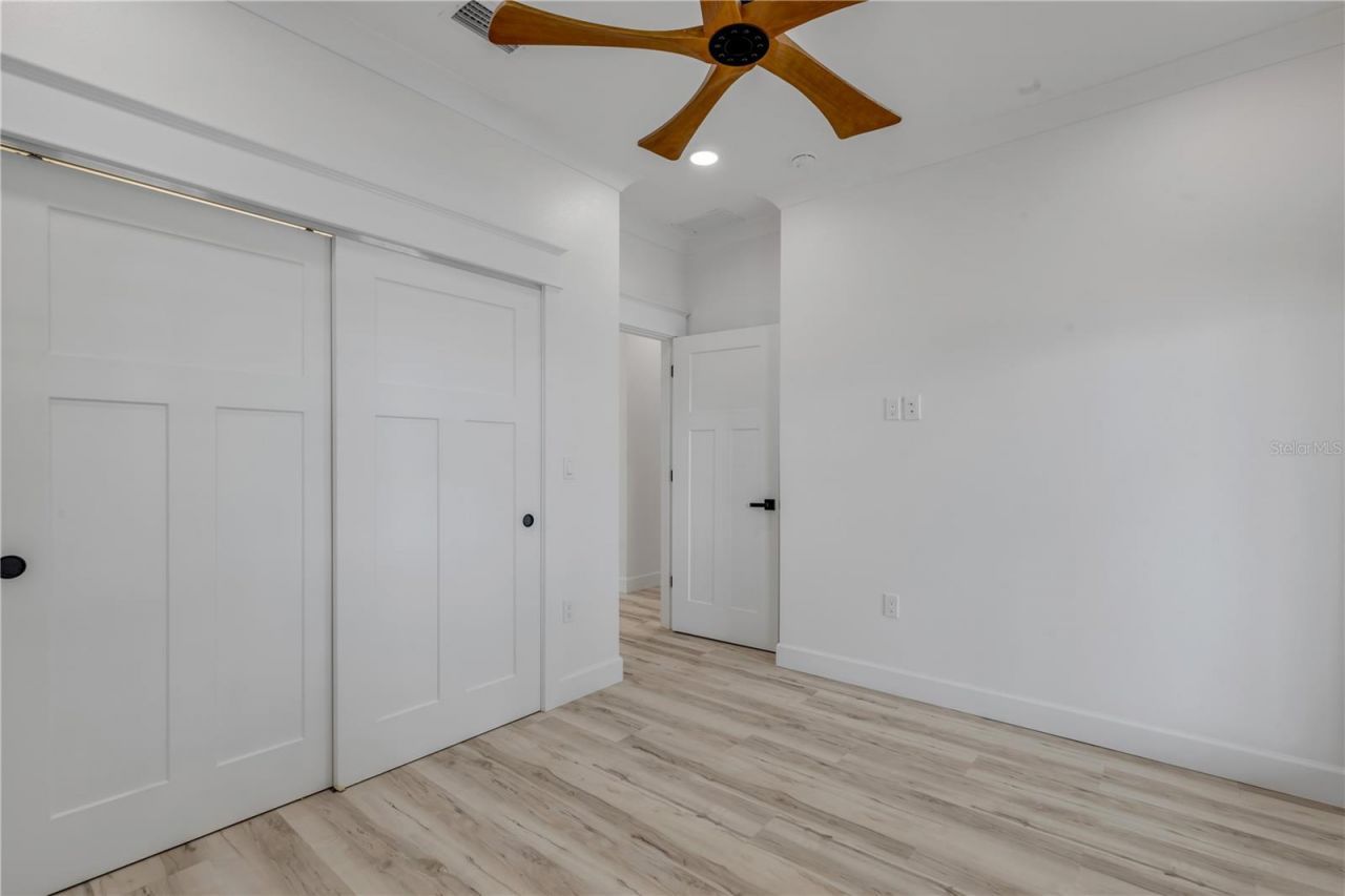 210 Due East Street, New Smyrna Beach, FL 32169 Photo