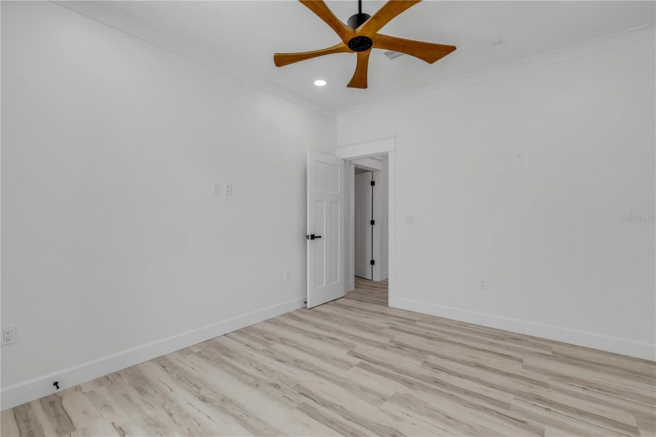 210 Due East Street, New Smyrna Beach, FL 32169 Photo