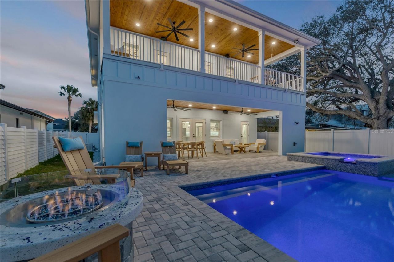 210 Due East Street, New Smyrna Beach, FL 32169 Photo