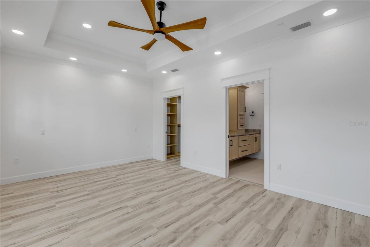 210 Due East Street, New Smyrna Beach, FL 32169 Photo