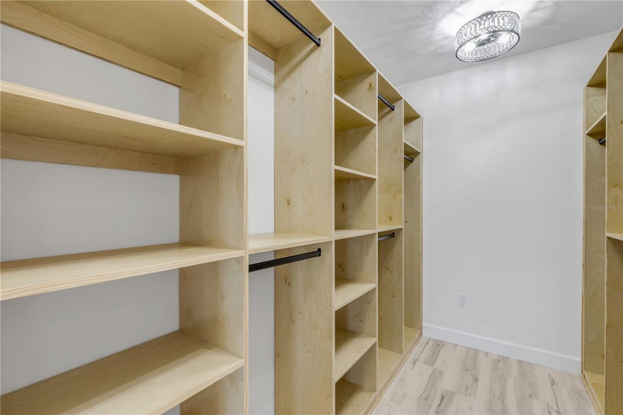 210 Due East Street, New Smyrna Beach, FL 32169 Photo