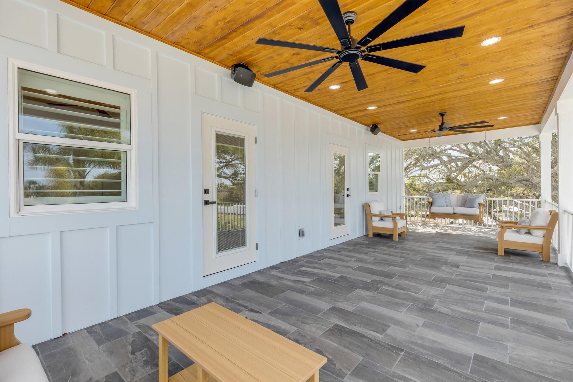 210 Due East Street, New Smyrna Beach, FL 32169 Photo