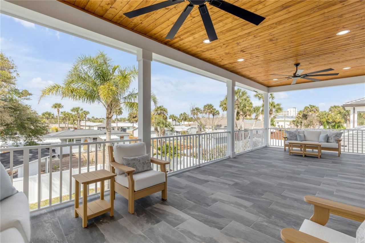 210 Due East Street, New Smyrna Beach, FL 32169 Photo