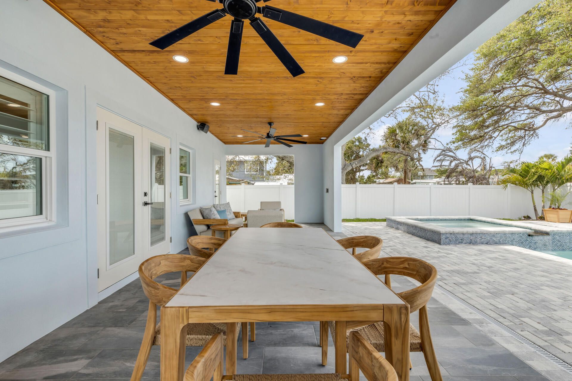 210 Due East Street, New Smyrna Beach, FL 32169 Photo