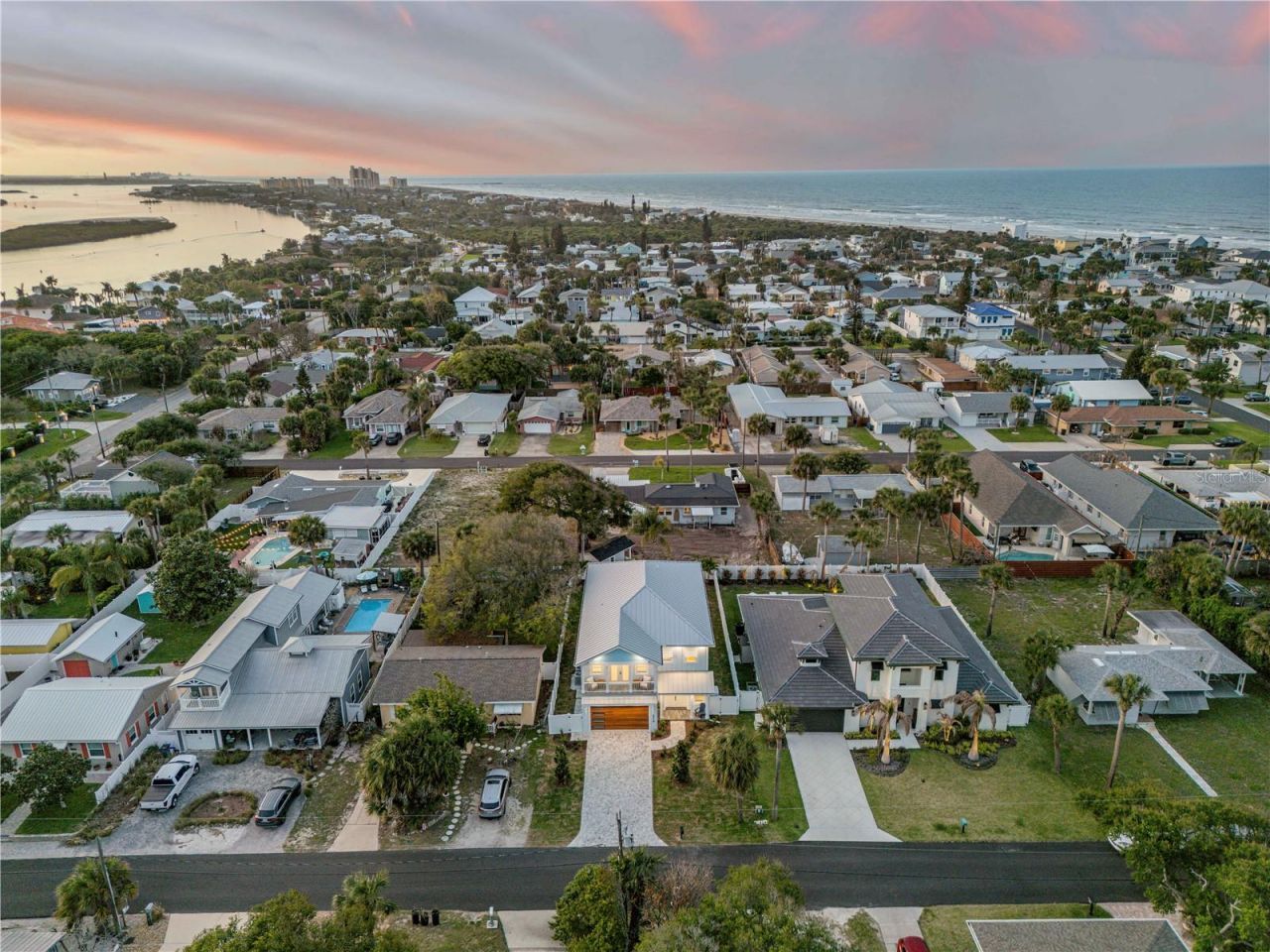 210 Due East Street, New Smyrna Beach, FL 32169 Photo