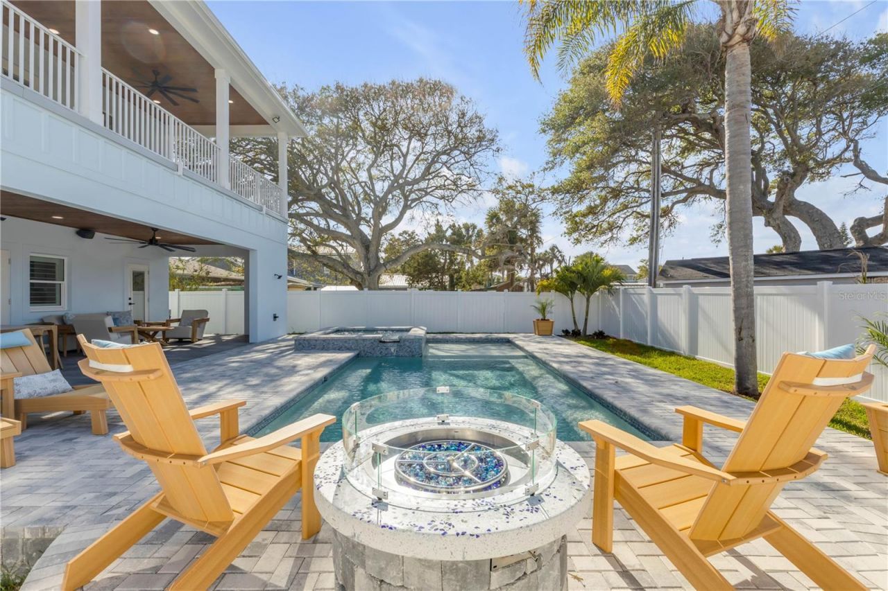 210 Due East Street, New Smyrna Beach, FL 32169 Photo