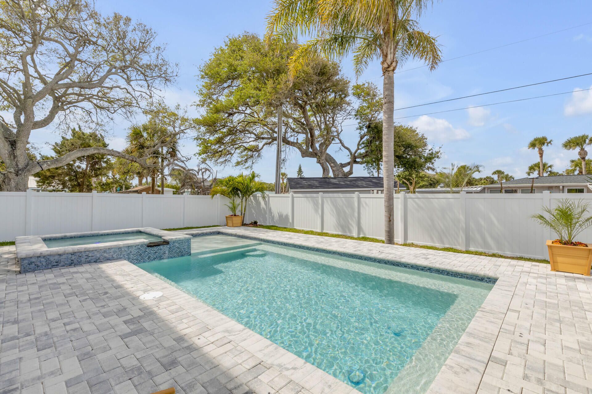 210 Due East Street, New Smyrna Beach, FL 32169 Photo