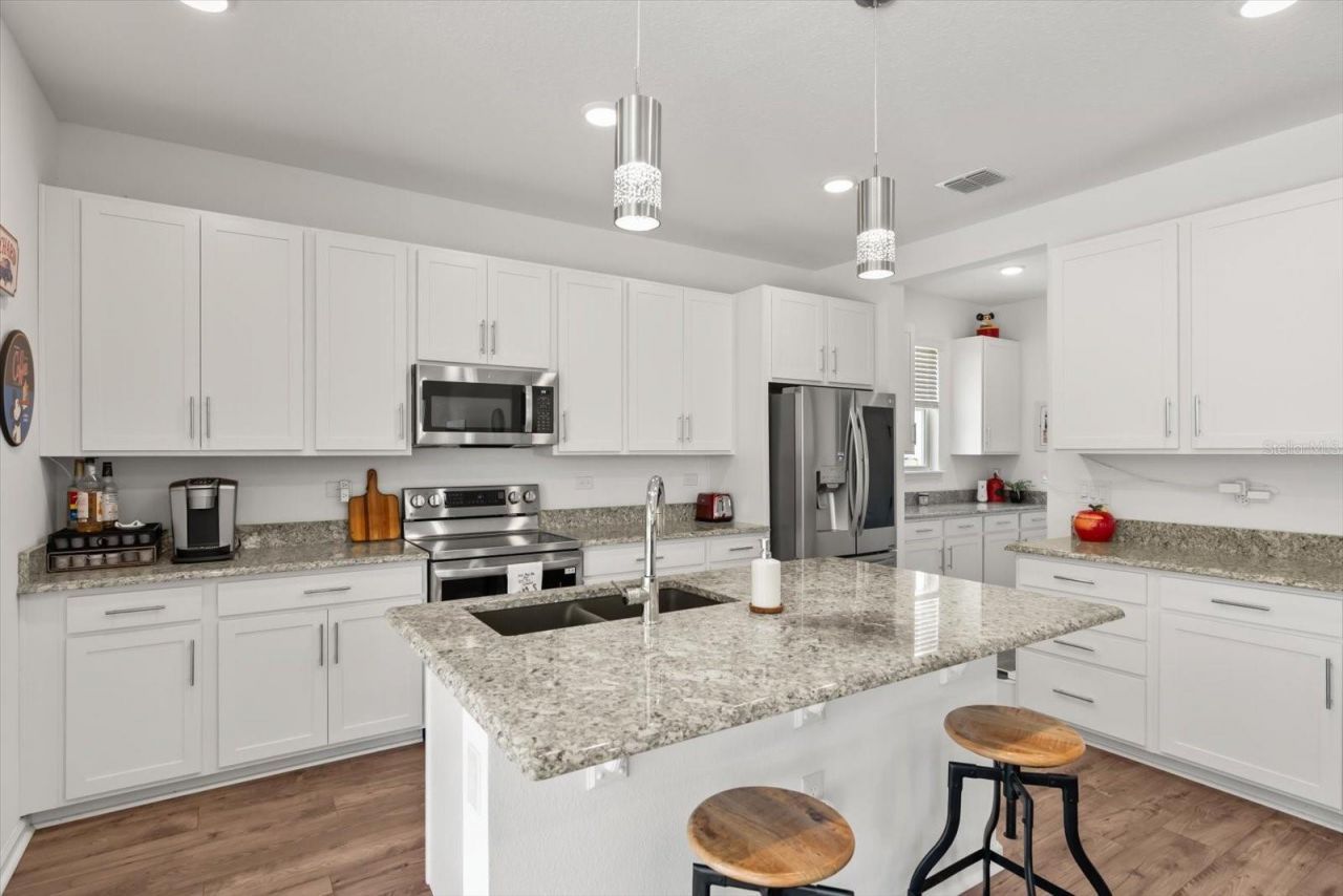 10260 Spring Lake Drive , Clermont, FL 34711 Photo