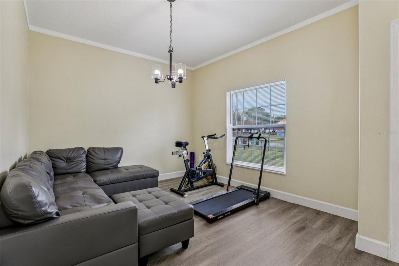 943 Amaros Avenue, Orlando, FL 32811 Photo