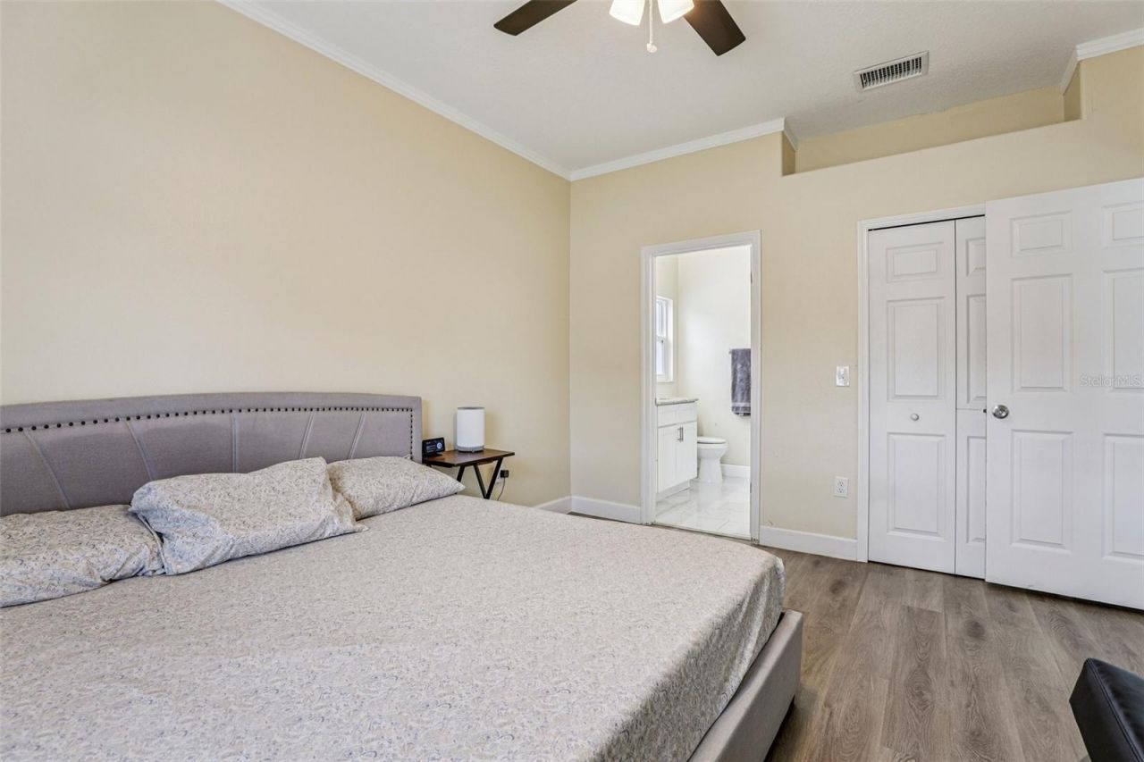 943 Amaros Avenue, Orlando, FL 32811 Photo