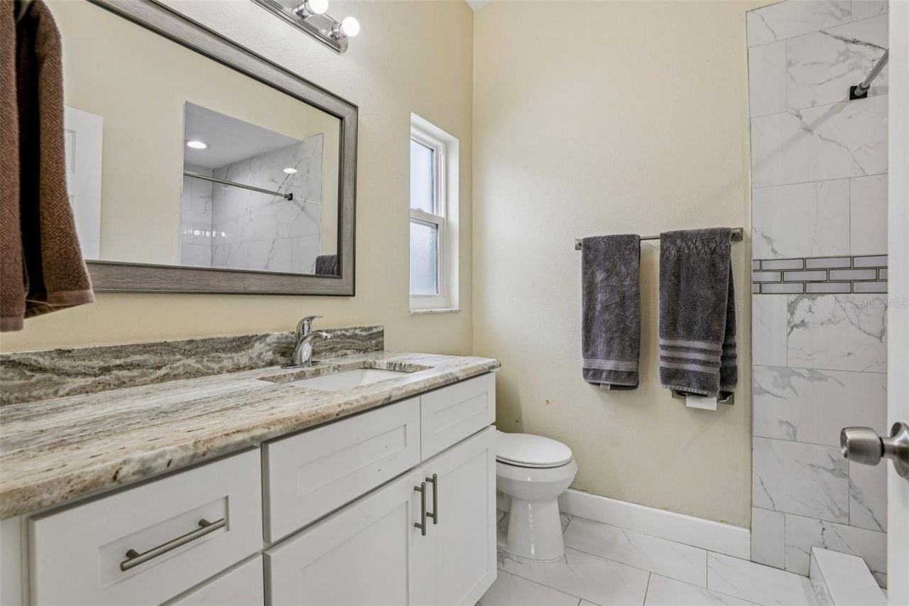 943 Amaros Avenue, Orlando, FL 32811 Photo