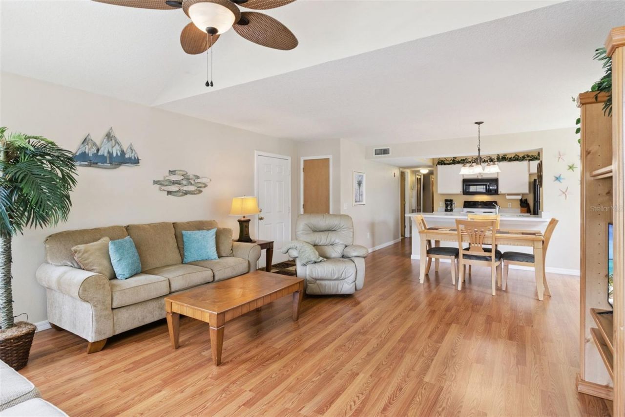 8707 Knightsbridge Court , Unit B, Kissimmee, FL 34747 Photo