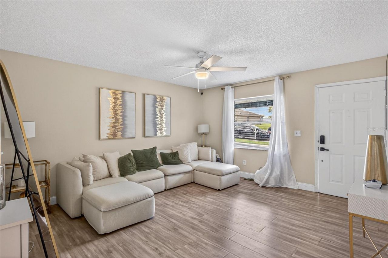 6327 Oren Court , Apopka, FL 32712 Photo