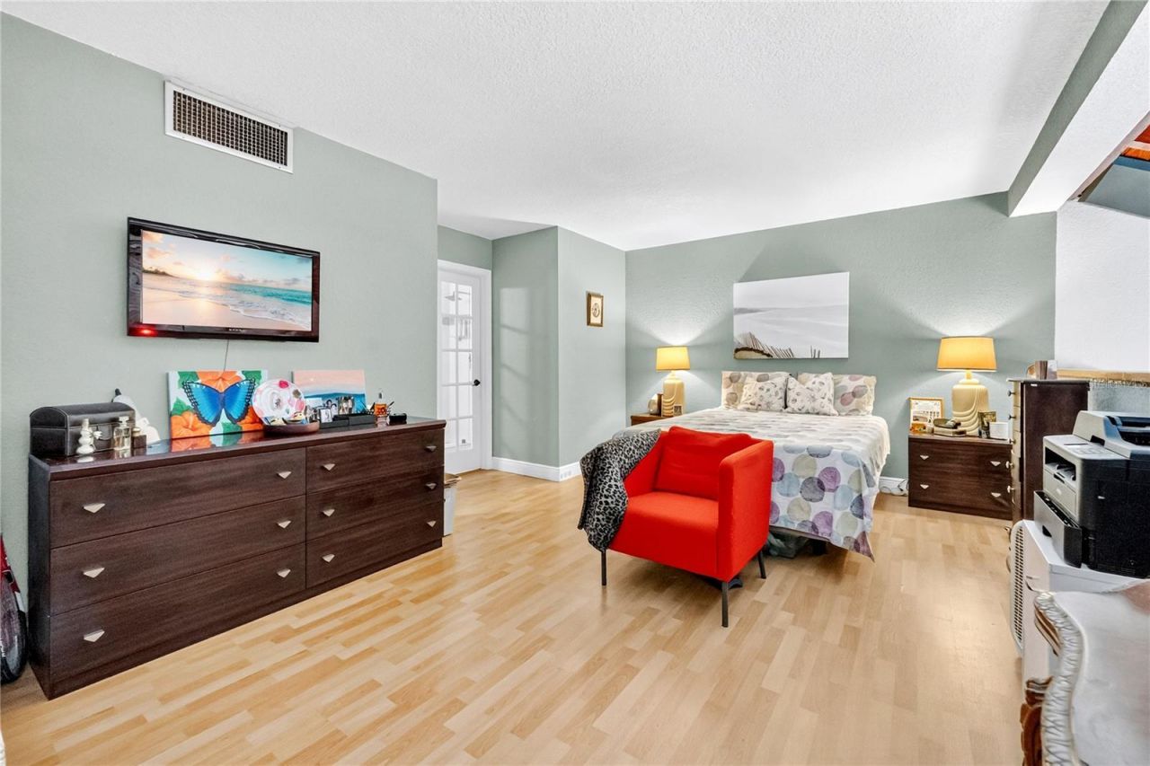 1490 Laguna Lane, Pembroke Pines, FL 33026 Photo