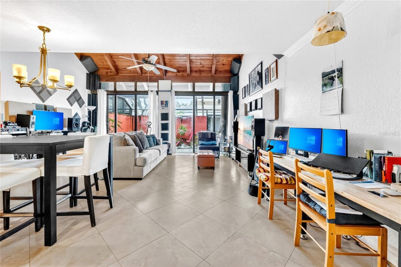 1490 Laguna Lane, Pembroke Pines, FL 33026 Photo