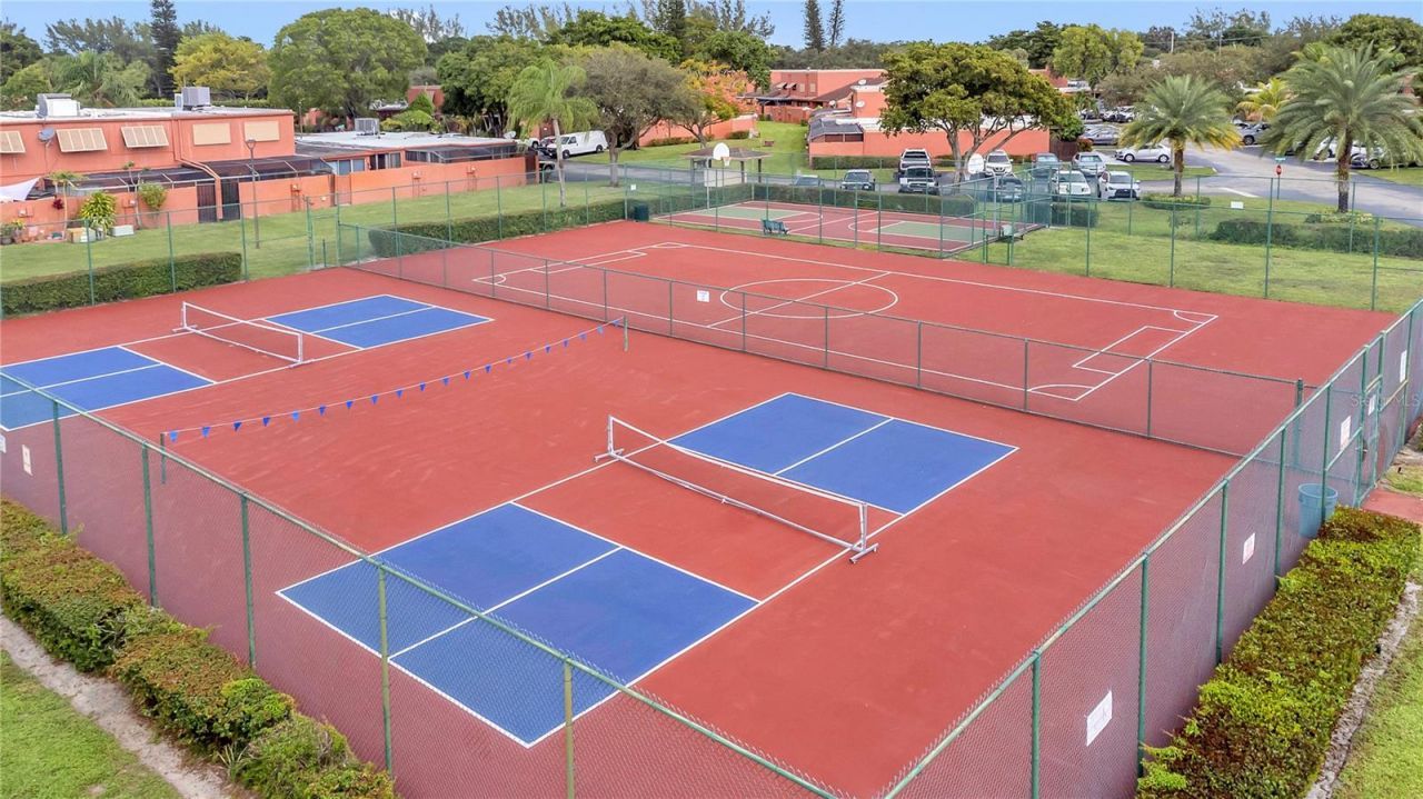 1490 Laguna Lane, Pembroke Pines, FL 33026 Photo