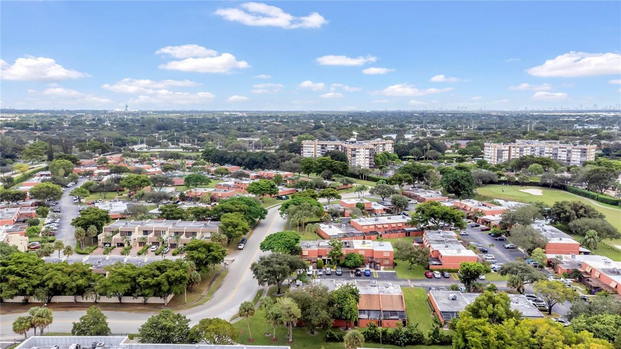 1490 Laguna Lane, Pembroke Pines, FL 33026 Photo