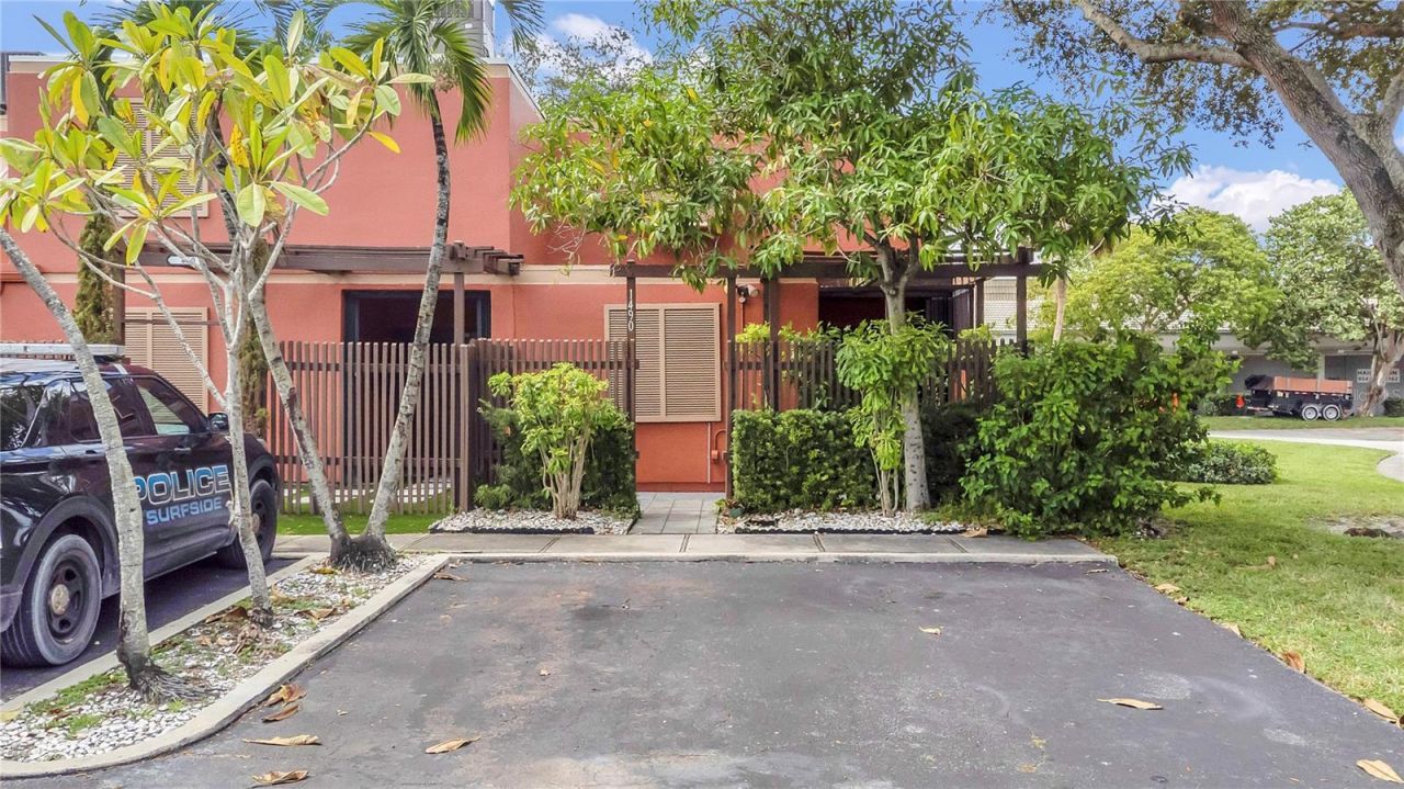 1490 Laguna Lane, Pembroke Pines, FL 33026 Photo