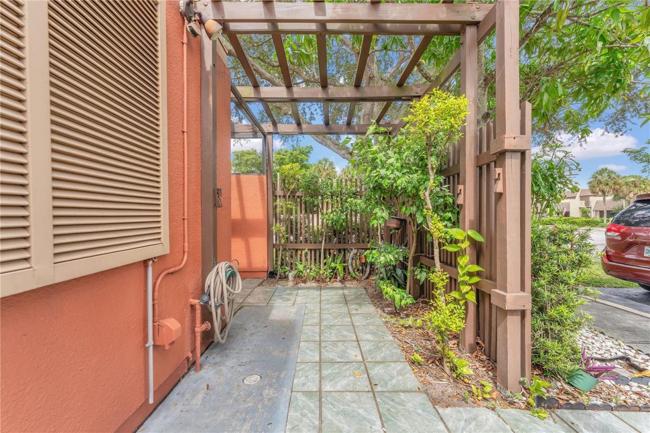 1490 Laguna Lane, Pembroke Pines, FL 33026 Photo