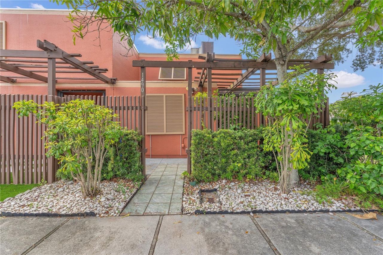 1490 Laguna Lane, Pembroke Pines, FL 33026 Photo