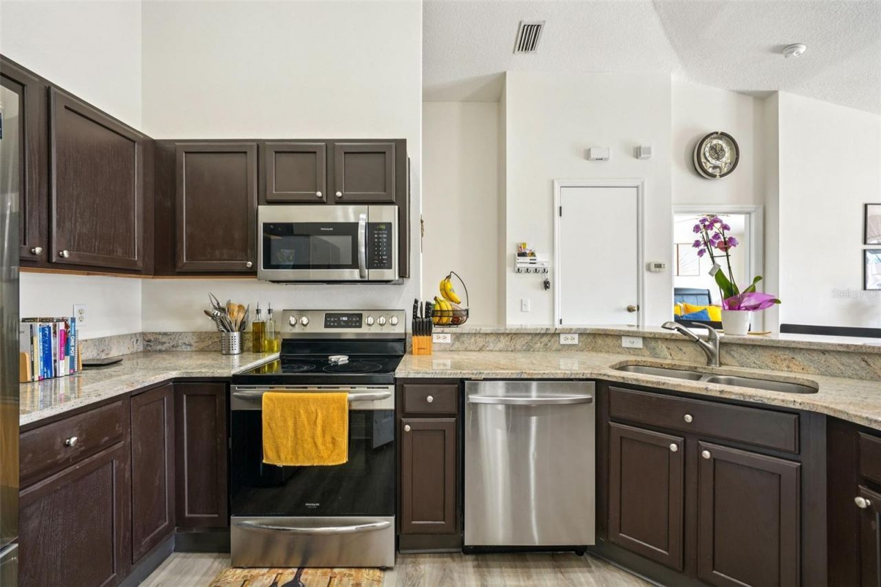 623 52nd Avenue N, Saint Petersburg, FL 33703 Photo