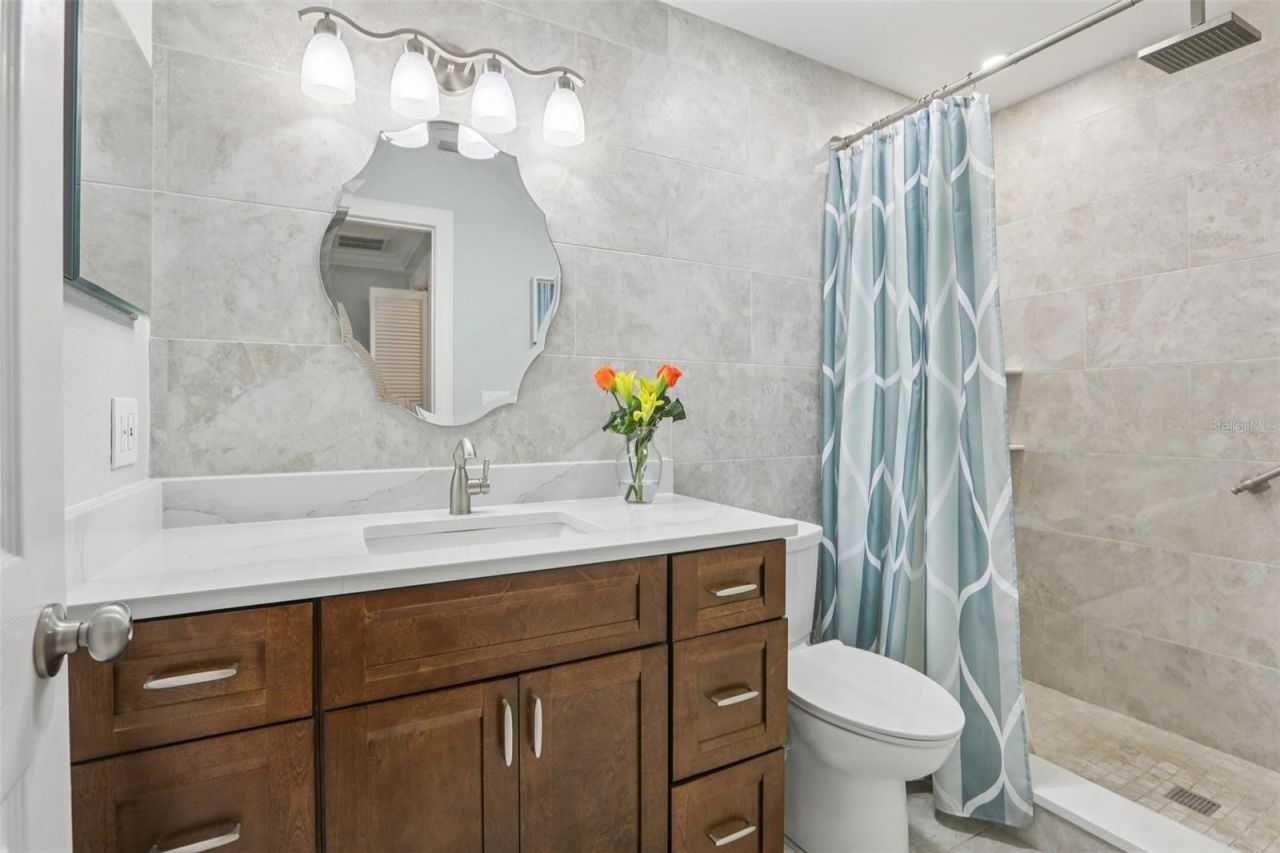 5916 Oakhurst Drive, Seminole, FL 33772 Photo