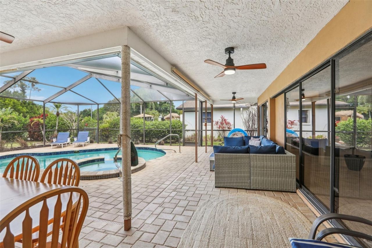 5916 Oakhurst Drive, Seminole, FL 33772 Photo