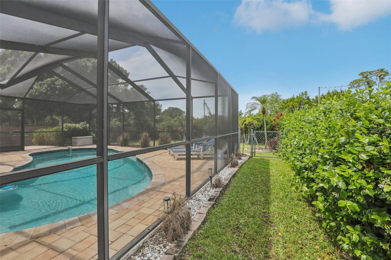 5916 Oakhurst Drive, Seminole, FL 33772 Photo