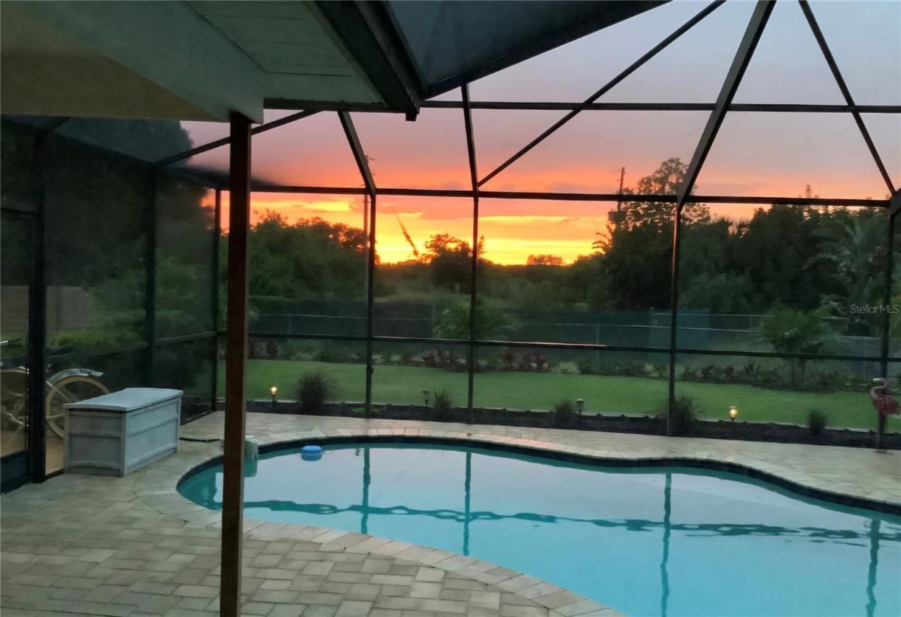 5916 Oakhurst Drive, Seminole, FL 33772 Photo