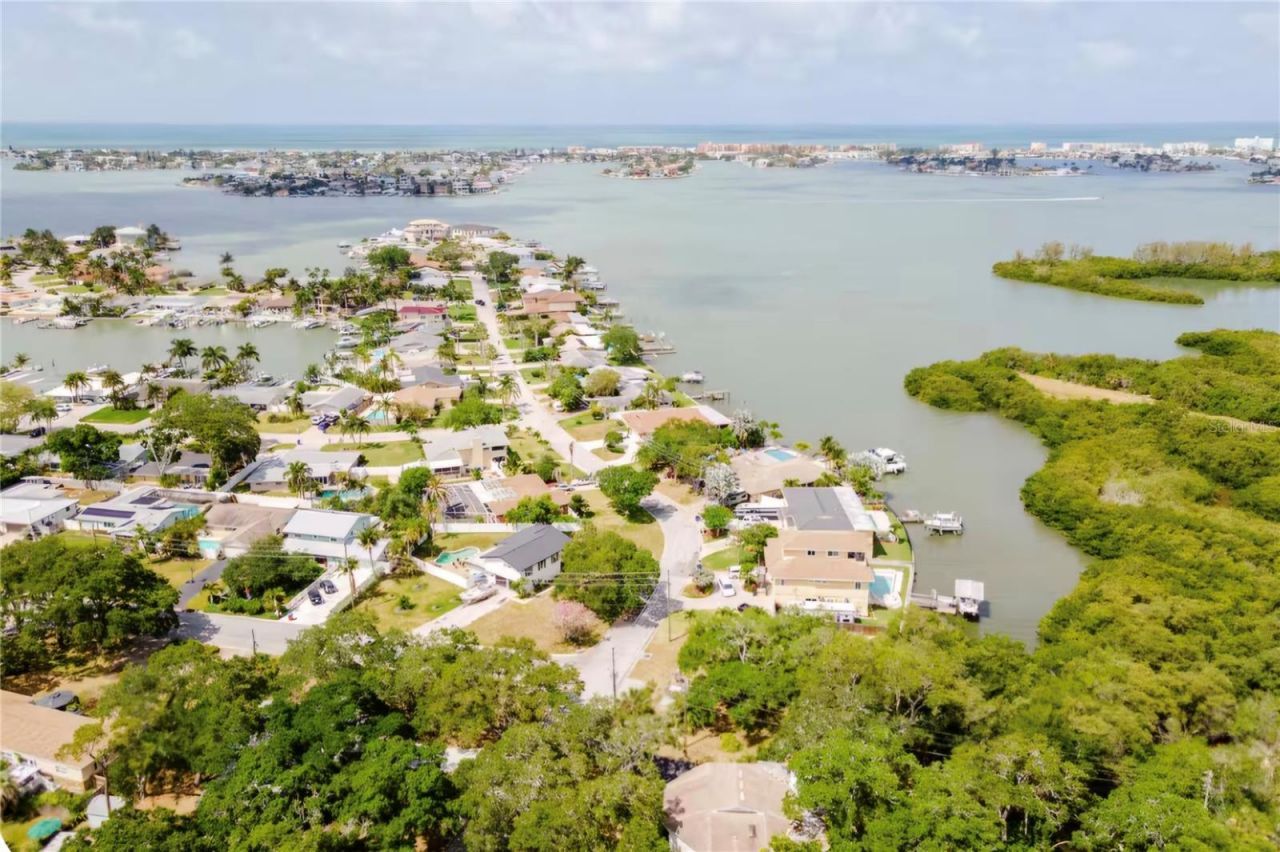 5916 Oakhurst Drive, Seminole, FL 33772 Photo