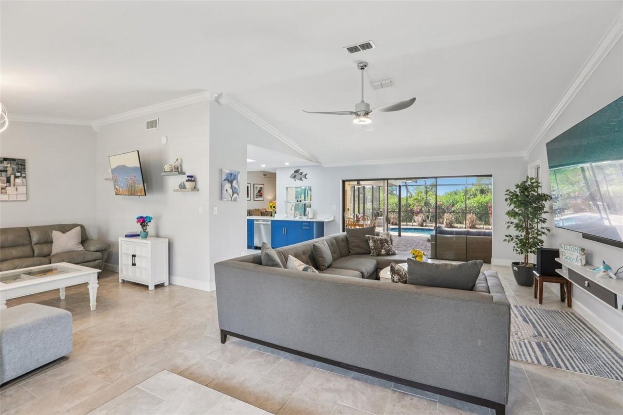 5916 Oakhurst Drive, Seminole, FL 33772 Photo