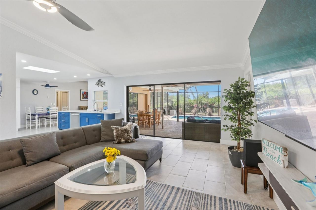 5916 Oakhurst Drive, Seminole, FL 33772 Photo