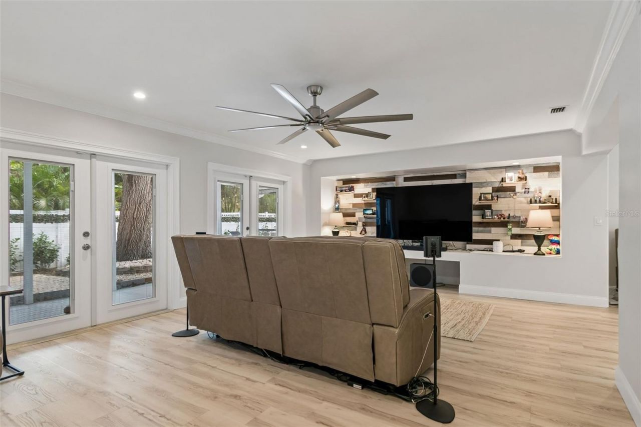 8270 30th Avenue N, Saint Petersburg, FL 33710 Photo