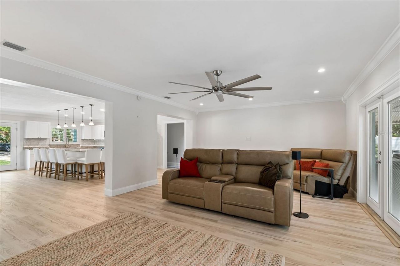8270 30th Avenue N, Saint Petersburg, FL 33710 Photo