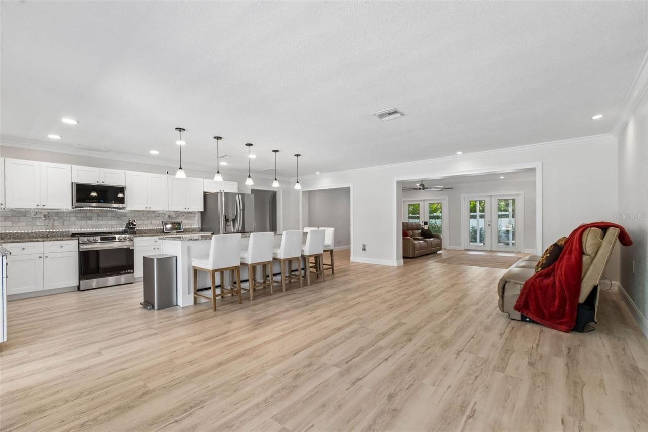 8270 30th Avenue N, Saint Petersburg, FL 33710 Photo