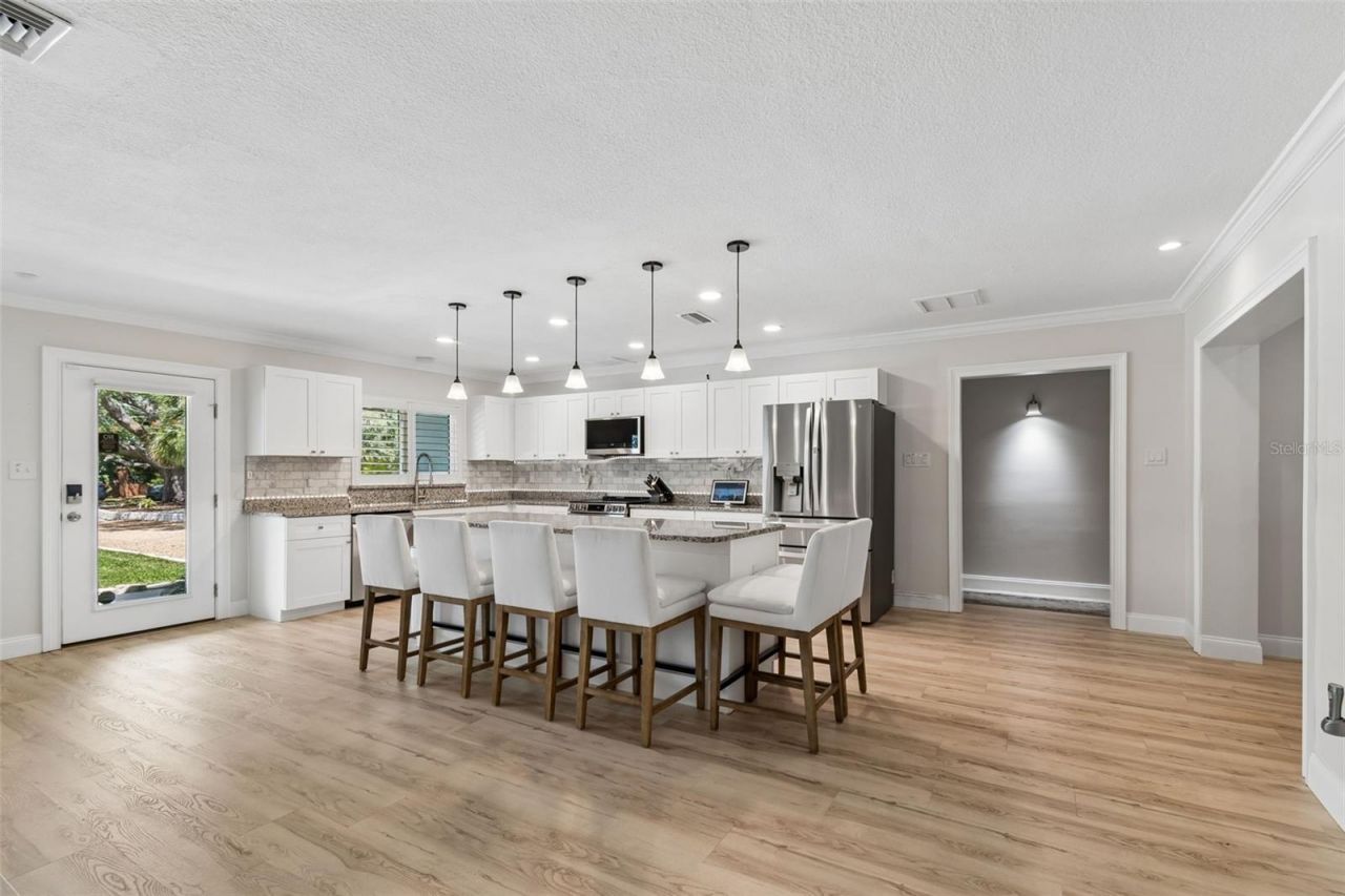 8270 30th Avenue N, Saint Petersburg, FL 33710 Photo