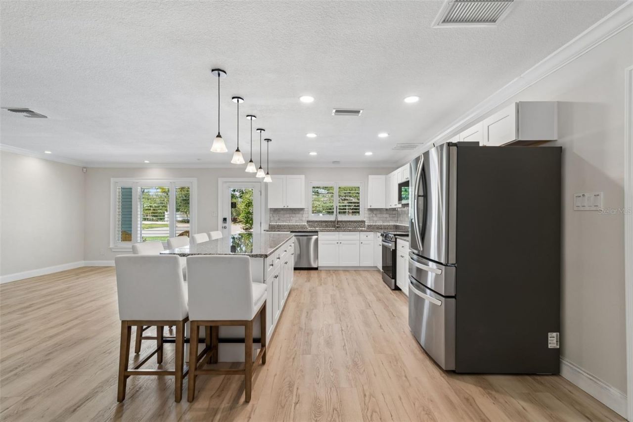 8270 30th Avenue N, Saint Petersburg, FL 33710 Photo