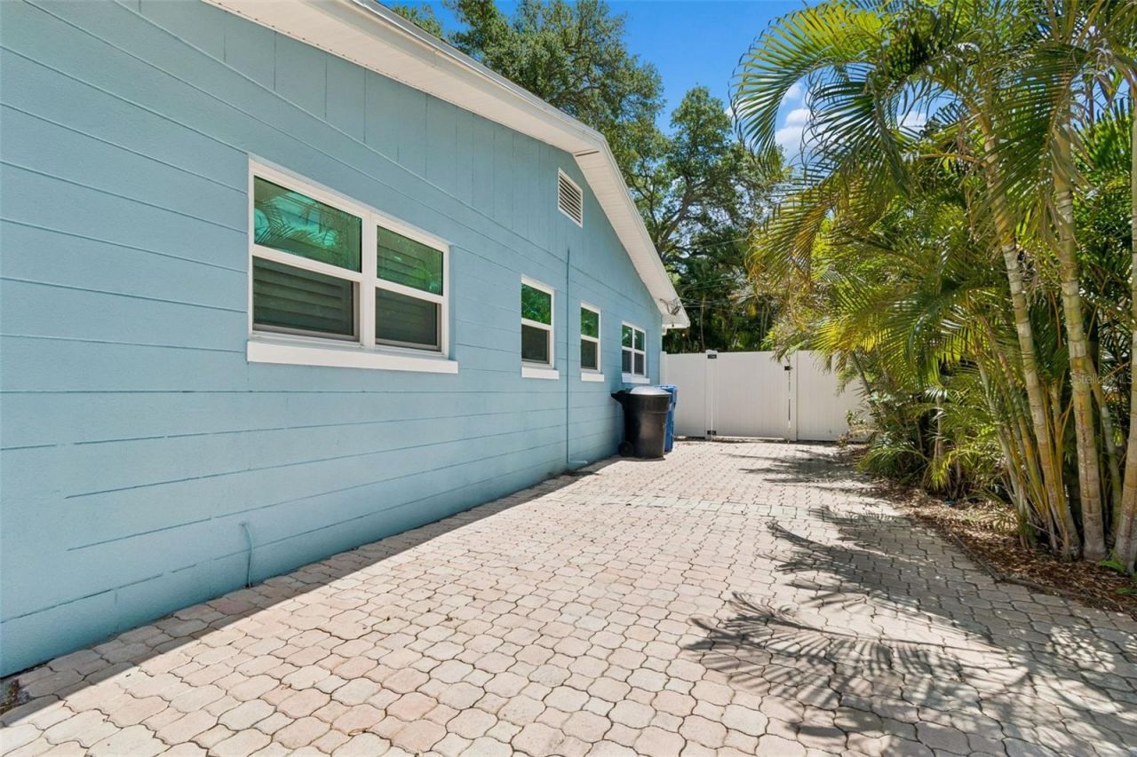 8270 30th Avenue N, Saint Petersburg, FL 33710 Photo