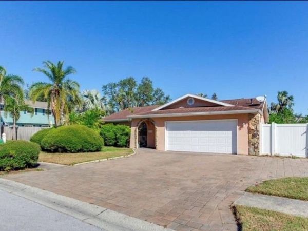 5875 BAY PINES LAKES BOULEVARD , ST PETERSBURG, FL 33708