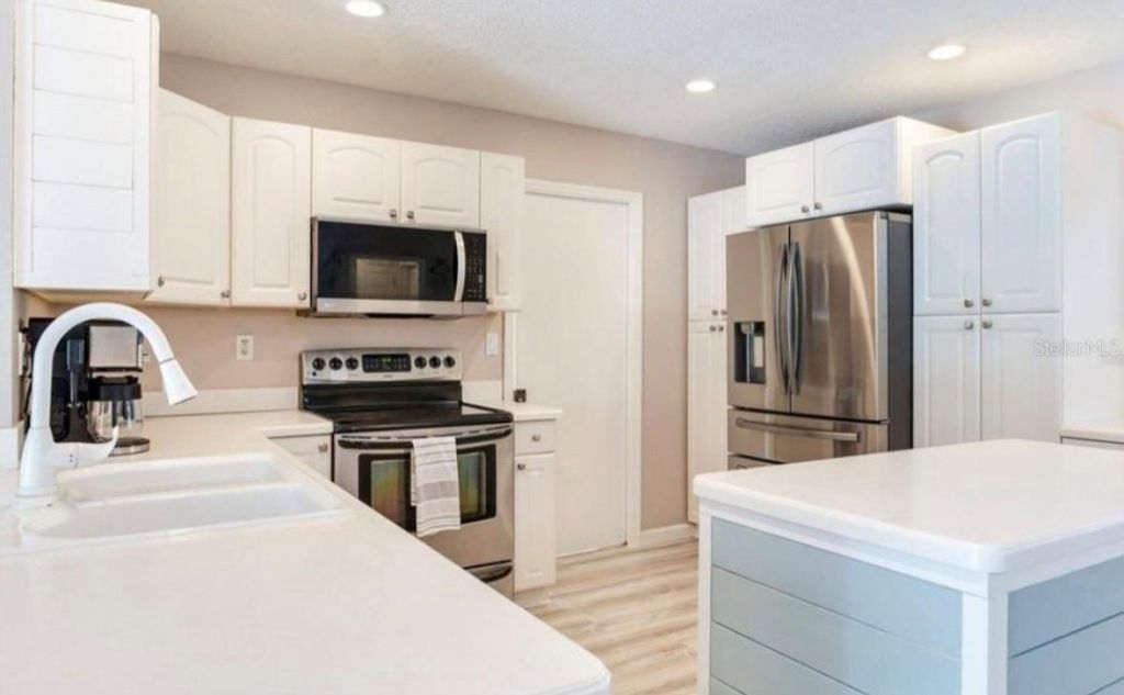 5875 Bay Pines Lakes Boulevard, Saint Petersburg, FL 33708 Photo