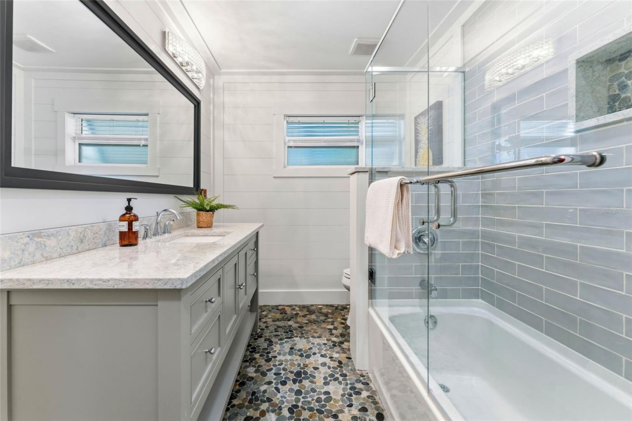 2875 66th Terrace S, Saint Petersburg, FL 33712 Photo