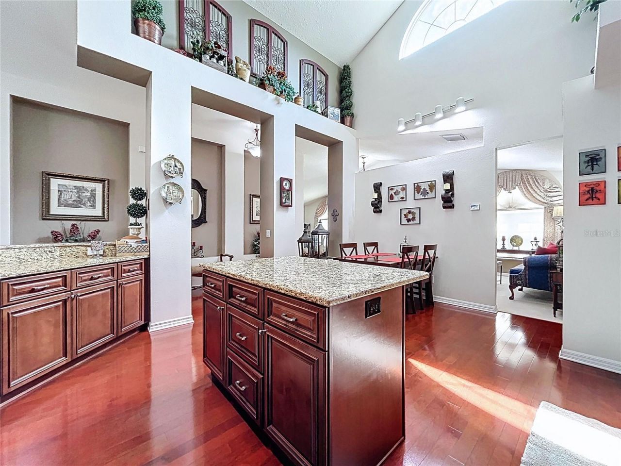 22707 Laureldale Drive , Lutz, FL 33549 Photo