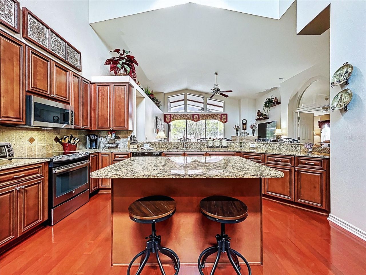 22707 Laureldale Drive , Lutz, FL 33549 Photo