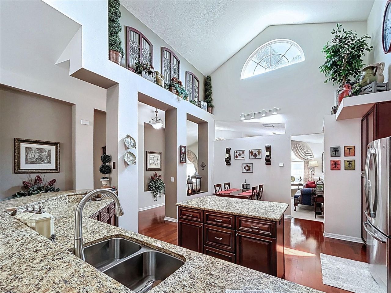 22707 Laureldale Drive , Lutz, FL 33549 Photo